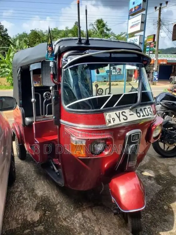 Bajaj RE 2 Stroke 2011 Three Wheel (Used)