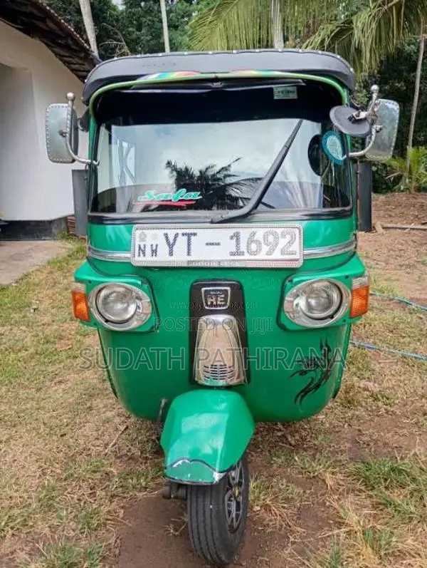Bajaj RE 205 2011 Three Wheel (Used)