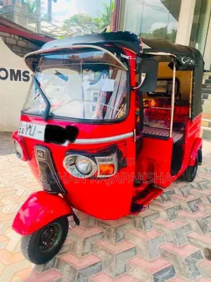 Bajaj 4 Stroke 2011 Three Wheel (Used)