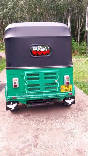 Bajaj 4 Stroke 2011 Three Wheel (Used)