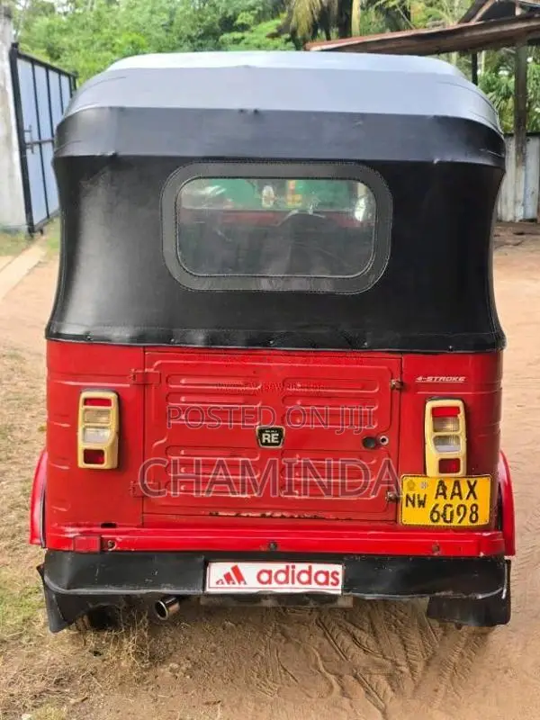 Bajaj 4 Stroke 2015 Three Wheel (Used)