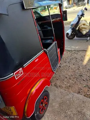 Bajaj 4 Stroke 2015 Three Wheel (Used)