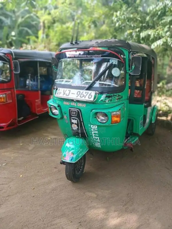 Bajaj RE 205 2011 Three Wheel (Used)