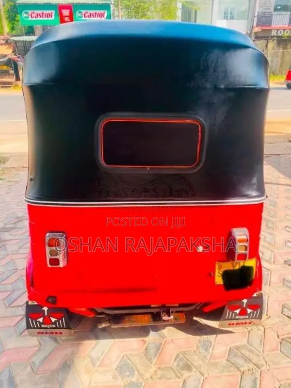 Bajaj 4 Stroke 2011 Three Wheel (Used)