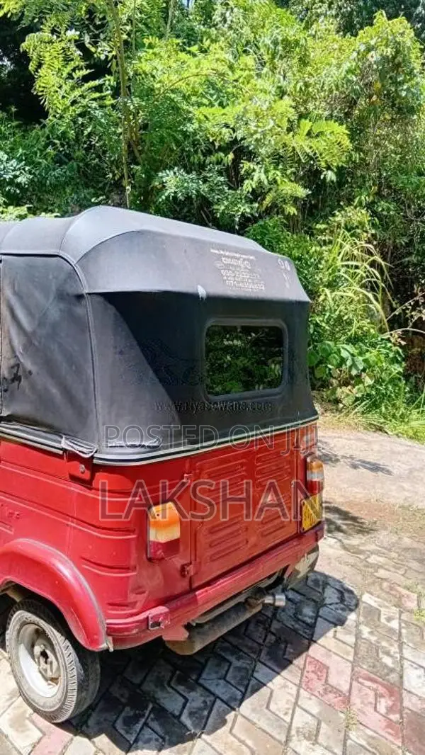 Bajaj 4 Stroke 2007 Three Wheel (Used)