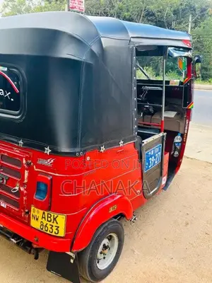 Bajaj 4 Stroke 2016 Three Wheel (Used)