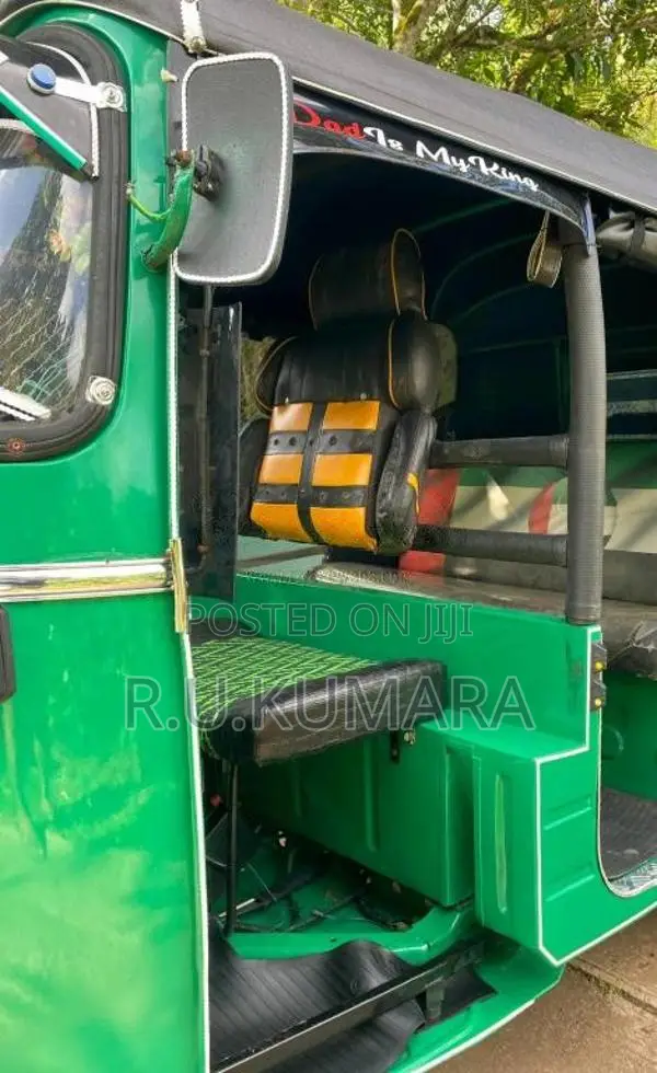 Bajaj 4 Stroke 2009 Three Wheel (Used)