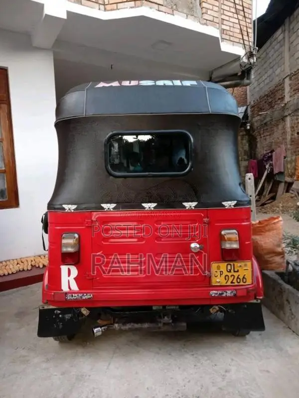 Bajaj 4 Stroke 2009 Three Wheel (Used)
