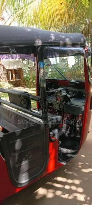 Bajaj 4 Stroke 2015 Three Wheel (Used)