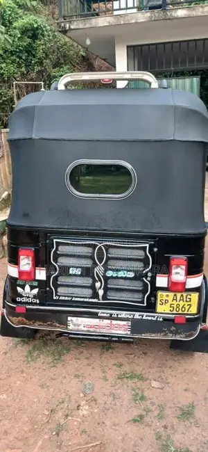 Bajaj RE 205 2013 Three Wheel (Used)