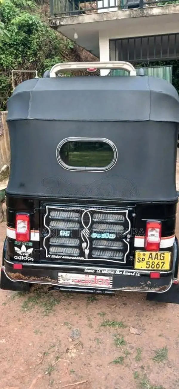 Bajaj RE 205 2013 Three Wheel (Used)