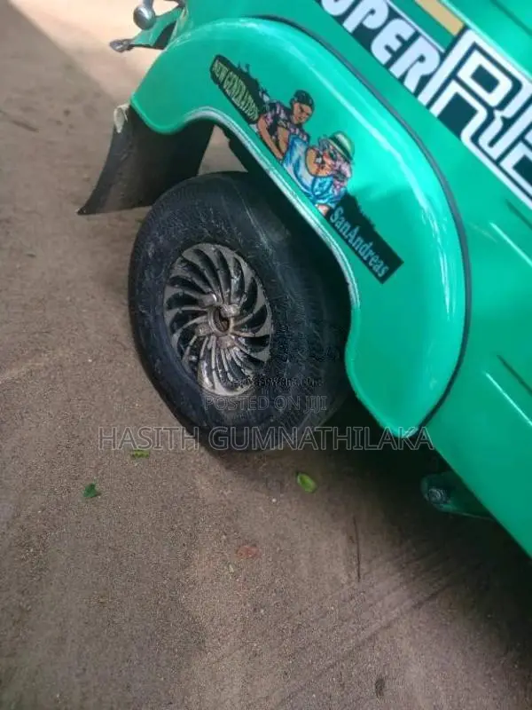 Bajaj RE 205 2011 Three Wheel (Used)