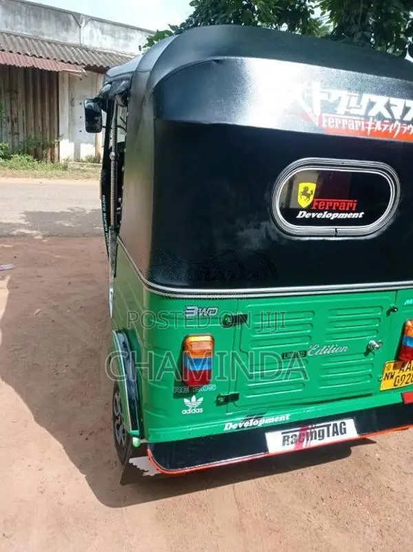 Bajaj 4 Stroke 2013 Three Wheel (Used)