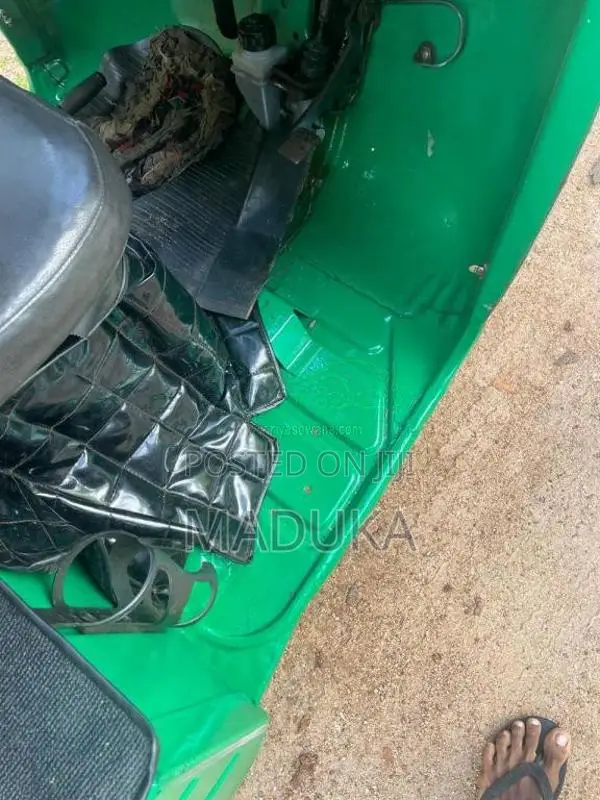 Bajaj 2 stroke 2004 Three Wheel (Used)