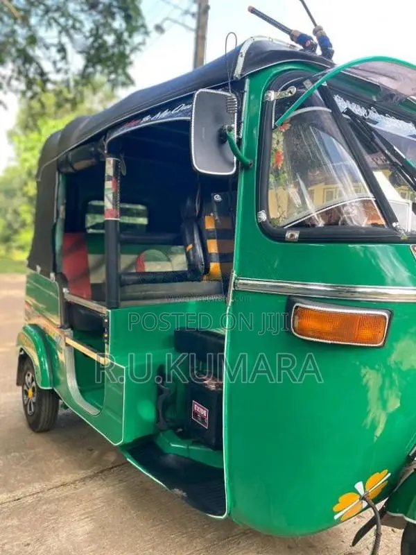Bajaj 4 Stroke 2009 Three Wheel (Used)