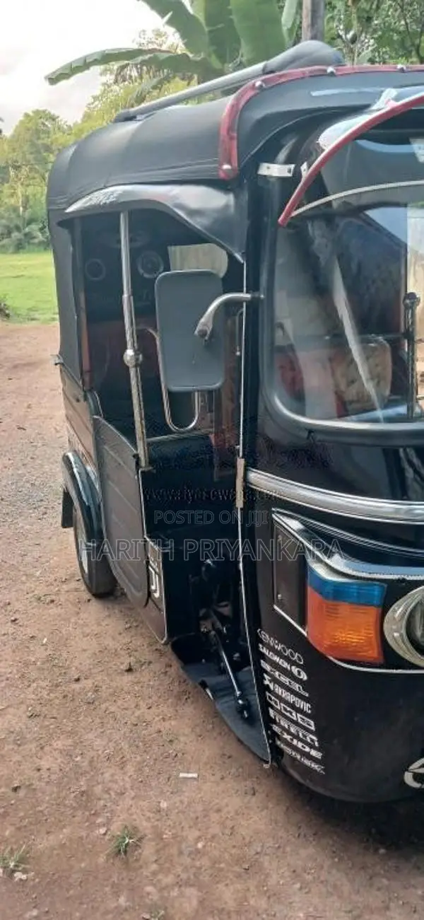 Bajaj RE 205 2013 Three Wheel (Used)