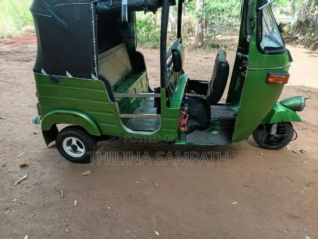 Bajaj 2 Stroke 2004 Three Wheel (Used)