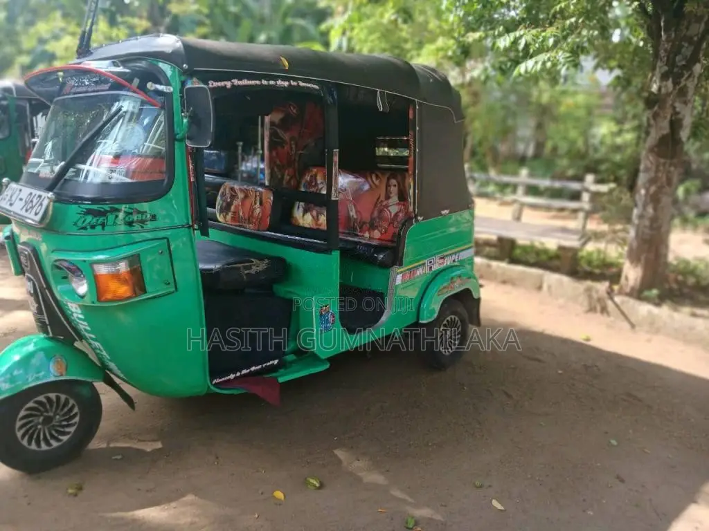 Bajaj RE 205 2011 Three Wheel (Used)