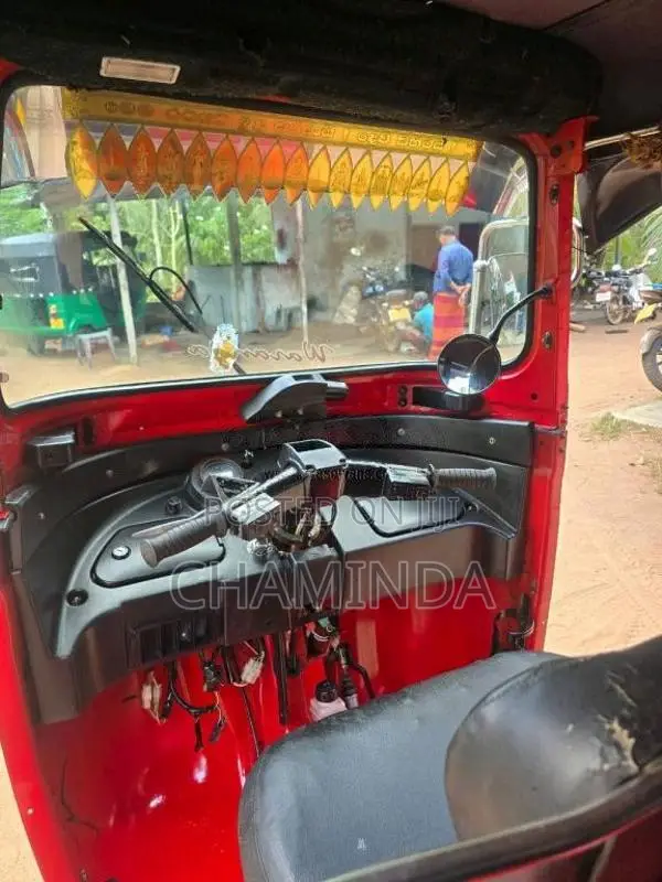 Bajaj 4 Stroke 2015 Three Wheel (Used)