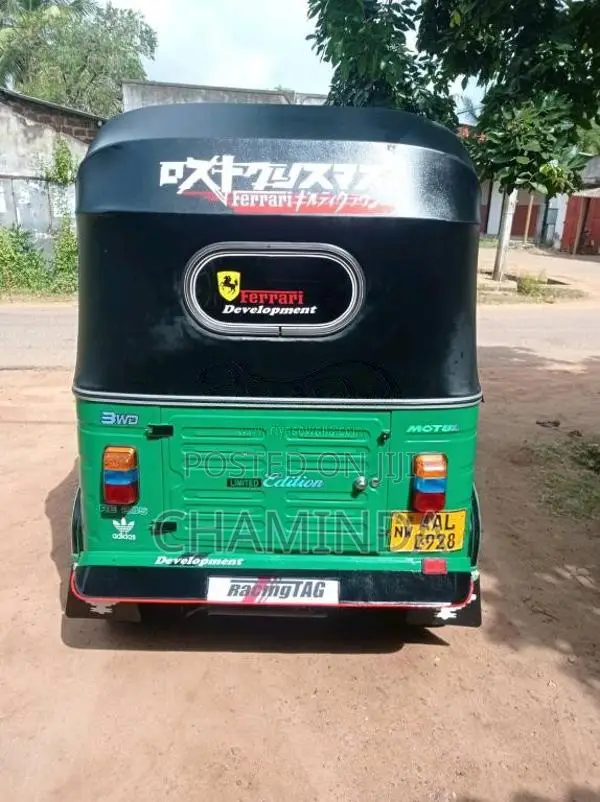 Bajaj 4 Stroke 2013 Three Wheel (Used)