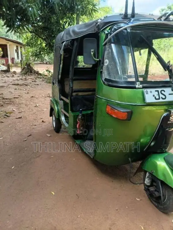 Bajaj 2 Stroke 2004 Three Wheel (Used)