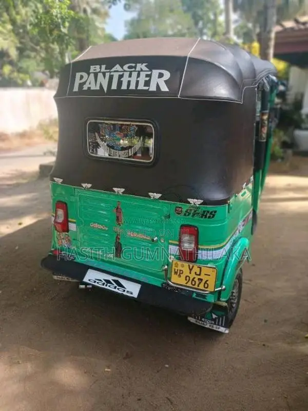 Bajaj RE 205 2011 Three Wheel (Used)