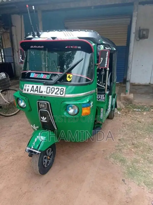 Bajaj 4 Stroke 2013 Three Wheel (Used)