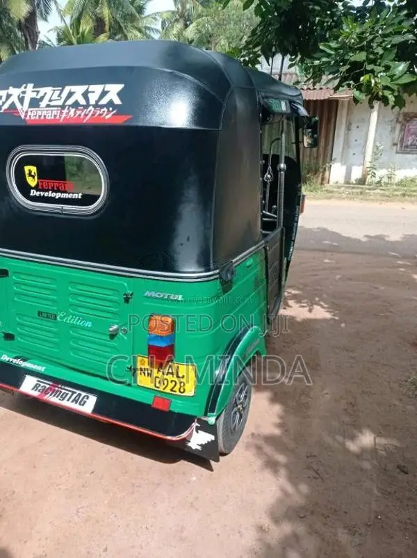 Bajaj 4 Stroke 2013 Three Wheel (Used)