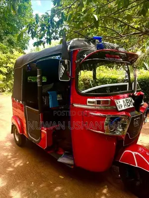 Bajaj 4 Stroke 2016 Three Wheel (Used)