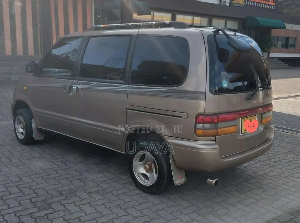 Nissan Serena Fx 1993 Van (Used)