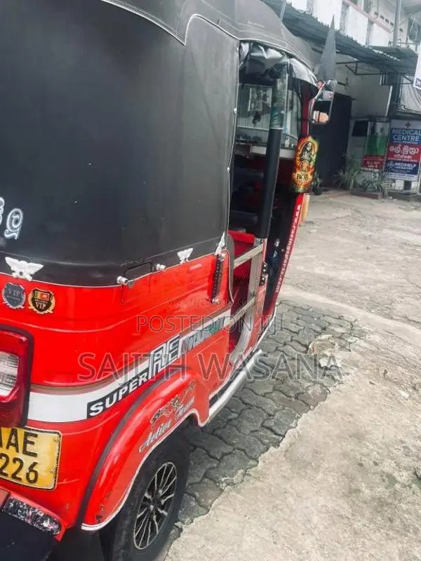 Bajaj 4 stroke 2013 Three Wheel (Used)