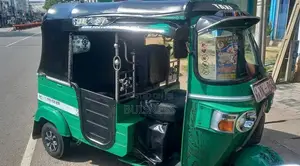 Bajaj 4 stroke 2011 Three Wheel (Used)