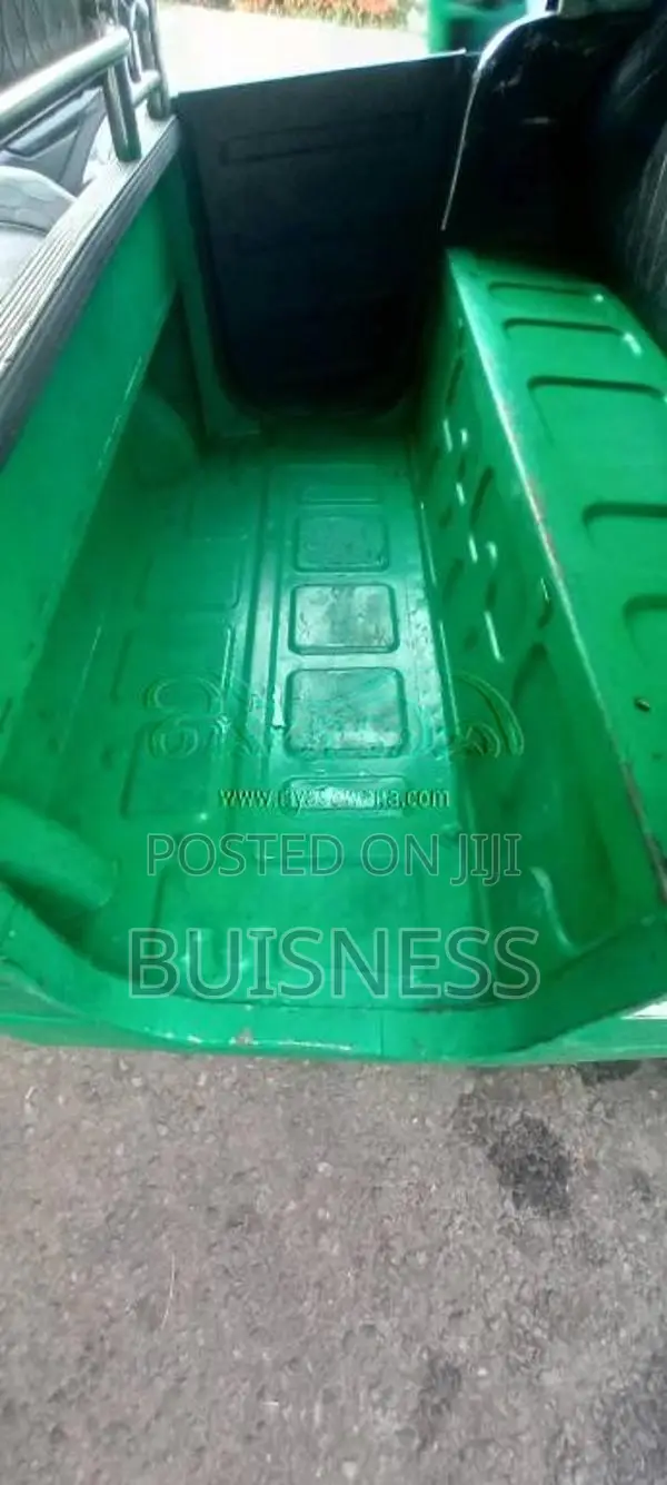 Bajaj 4 stroke 2011 Three Wheel (Used)