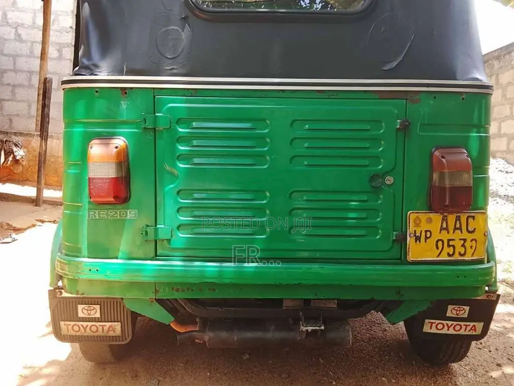 Bajaj RE 205 2012 Three Wheel (Used)