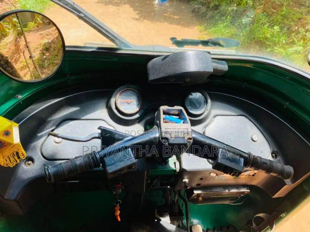 Bajaj RE 205 2013 Three Wheel (Used)