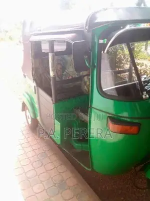 Bajaj RE 2 Stroke 2004 Three Wheel (Used)