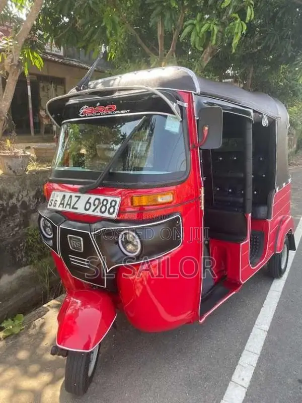 Bajaj RE 205 2015 Three Wheel (Used)