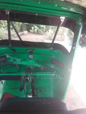 Bajaj RE 2 Stroke 2004 Three Wheel (Used)