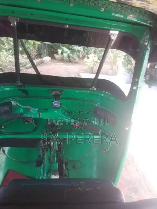 Bajaj RE 2 Stroke 2004 Three Wheel (Used)