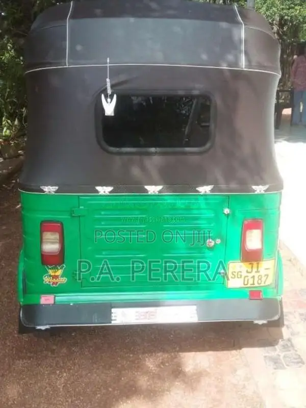 Bajaj RE 2 Stroke 2004 Three Wheel (Used)
