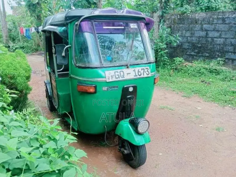 Bajaj RE 2 Stroke 2002 Three Wheel (Used)