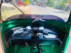 Bajaj 4 Stroke 2013 Three Wheel (Used)