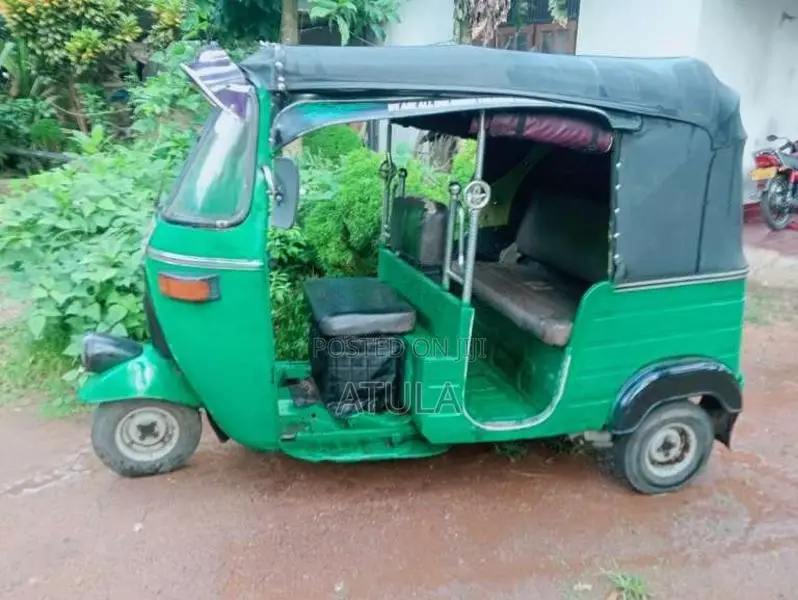 Bajaj RE 2 Stroke 2002 Three Wheel (Used)