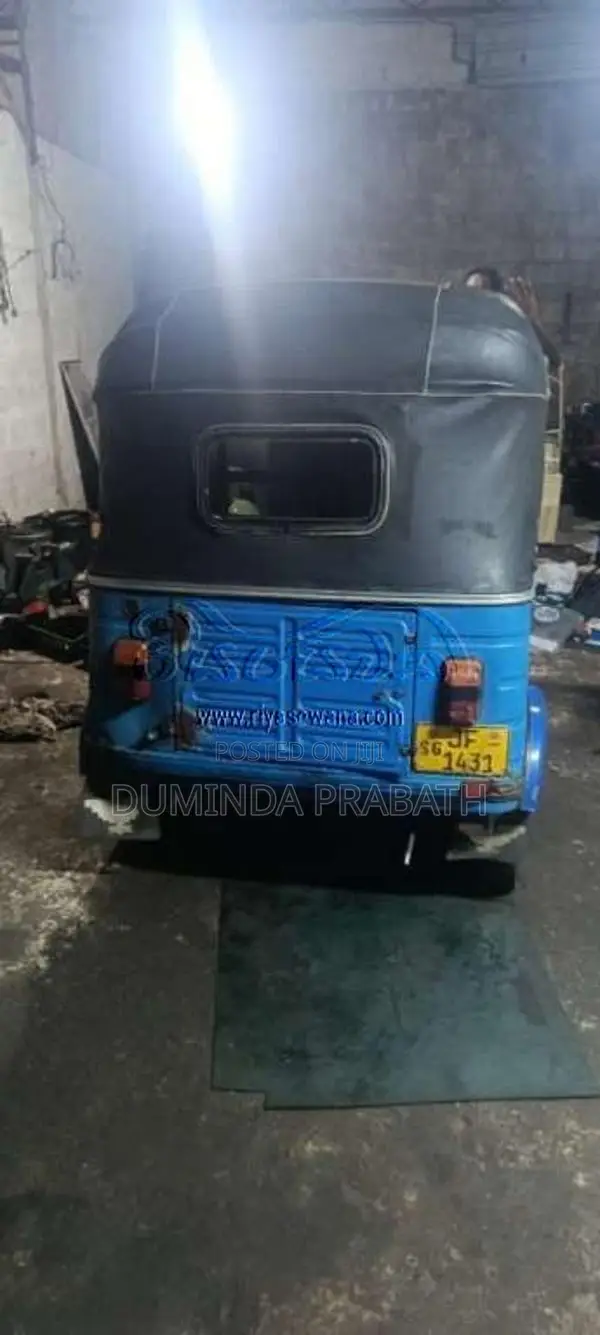 Bajaj 2 Stroke 2004 Three Wheel (Used)
