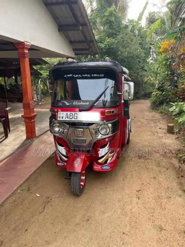 Bajaj 4 Stroke 2015 Three Wheel (Used)