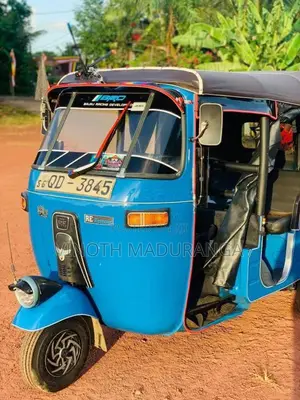 Bajaj 2 Stroke 2005 Three Wheel (Used)