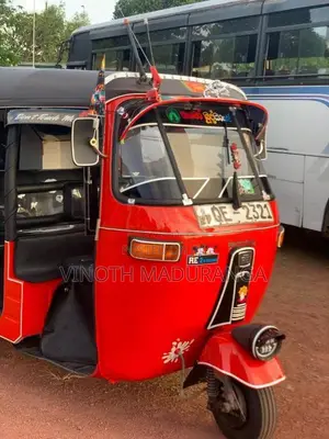 Bajaj 2 Stroke 2006 Three Wheel (Used)