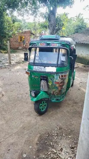 Bajaj 4 Stroke 2007 Three Wheel (Used)