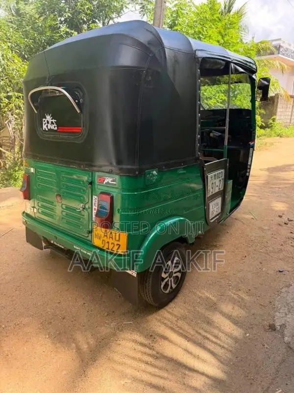 Bajaj RE 205 2014 Three Wheel (Used)
