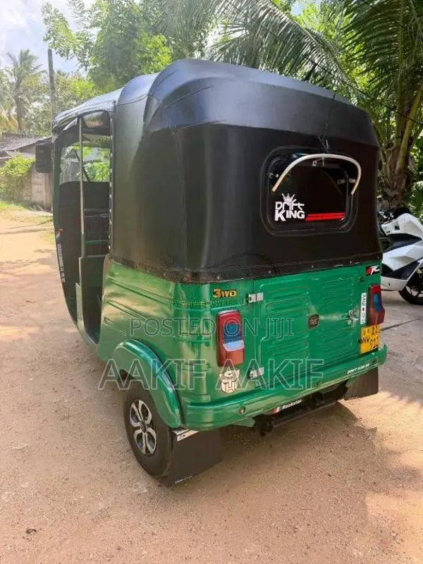 Bajaj RE 205 2014 Three Wheel (Used)
